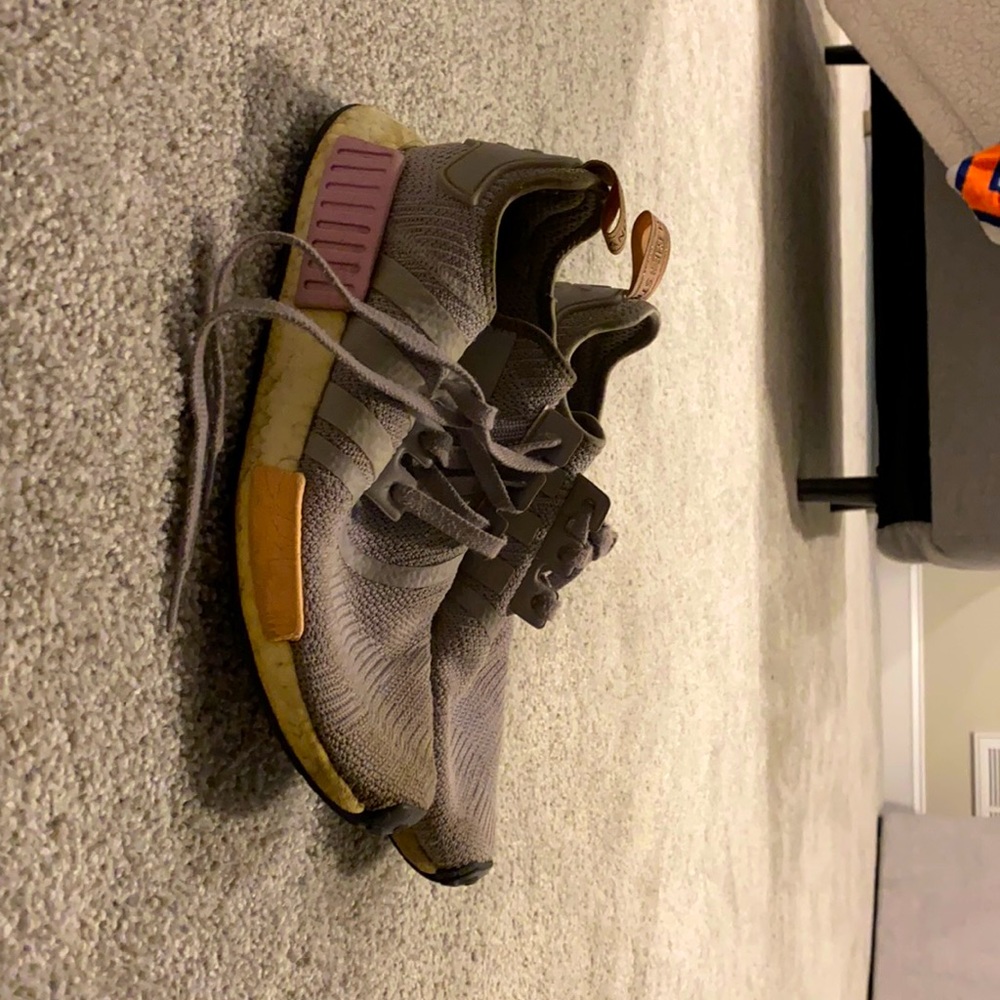 Adidas gray sneakers
